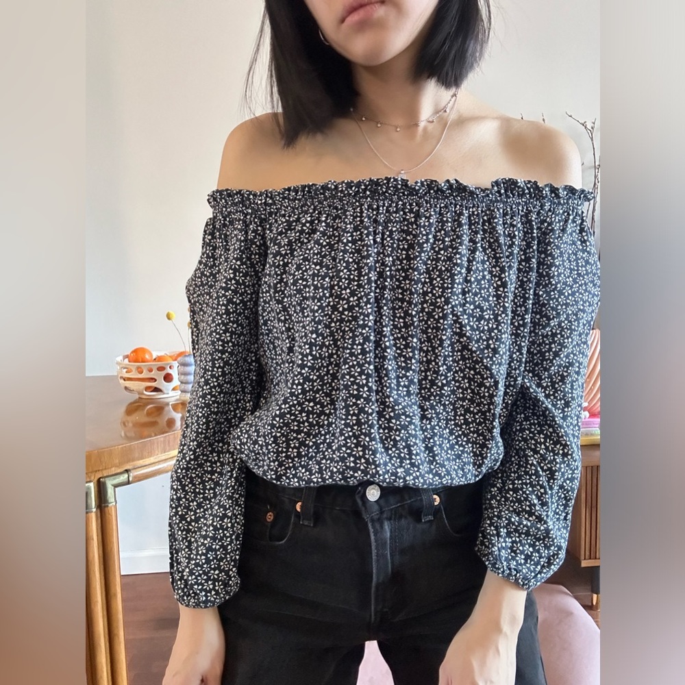 Brandy Melville Blue & White Floral off the shoulder blouse - One Size